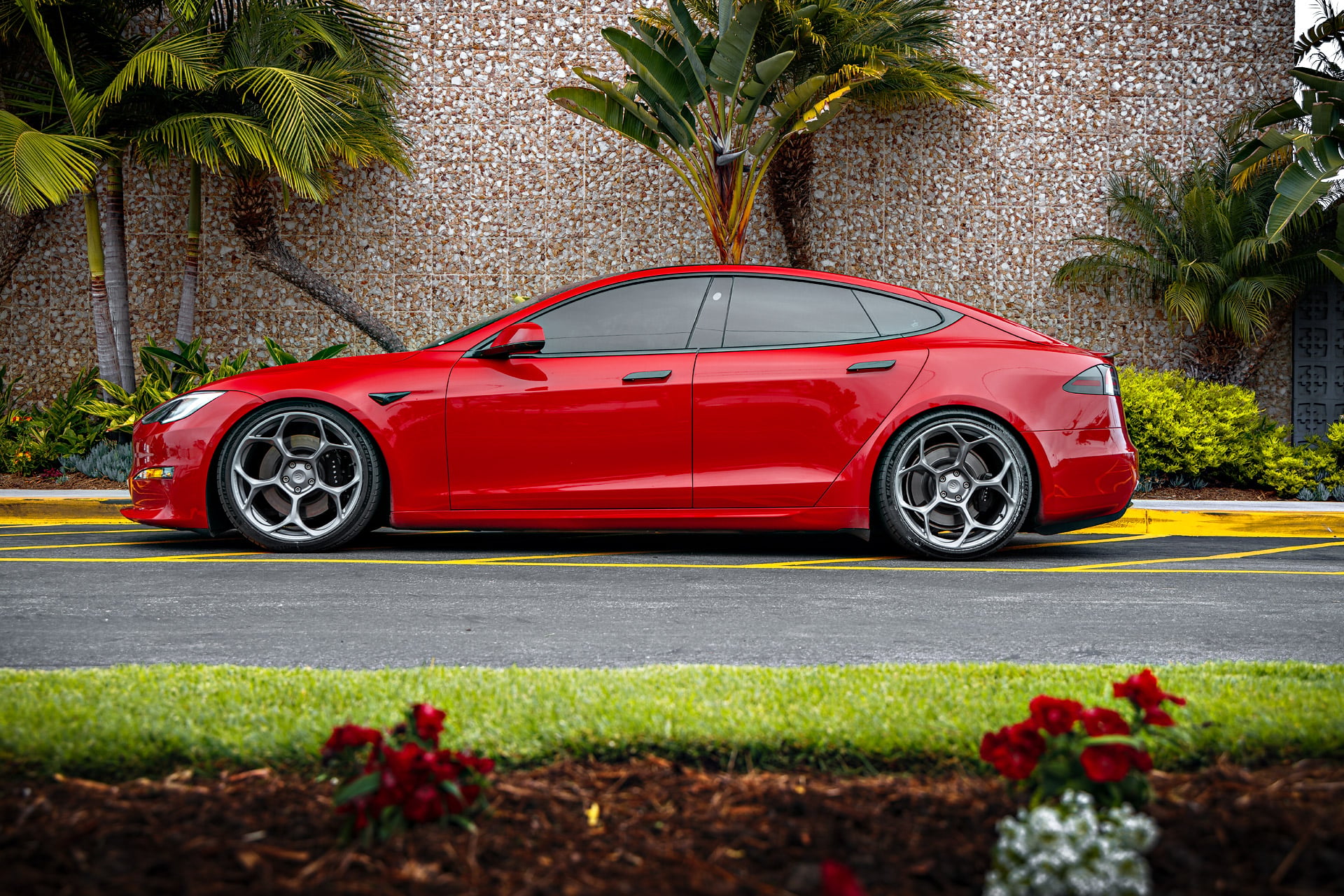 Red Tesla Model S Plaid with Air Suspension Lowering Kit on UP Forged UP-05 Wheels in Satin Titanium