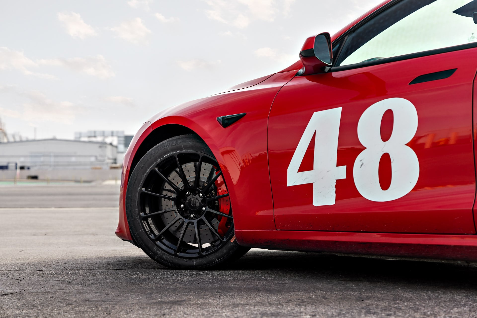 Red Mica Model S Plaid – UP-03 Forged Pikes Peak Race Wheels